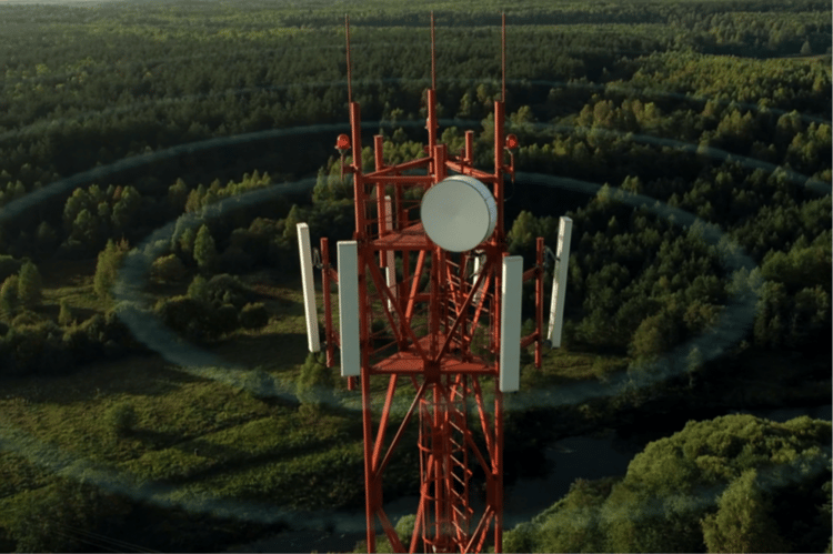 2G 3G tower in bushland web 750px