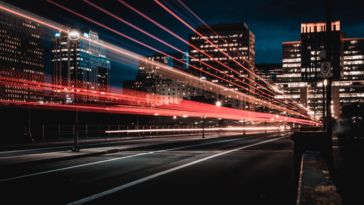 marc-olivier-jodoin-unsplash city internet-1