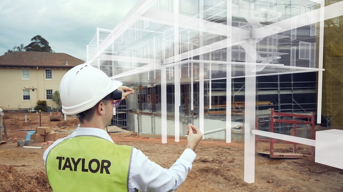 Taylor construction hologram 5G